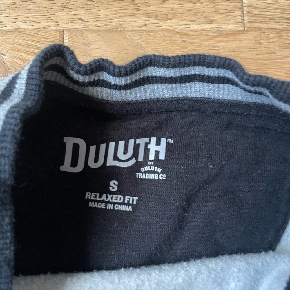 Duluth trading co embroidered sweatshirt - Picture 2 of 2